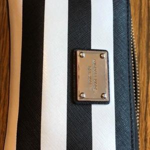 My wallet/wristlet